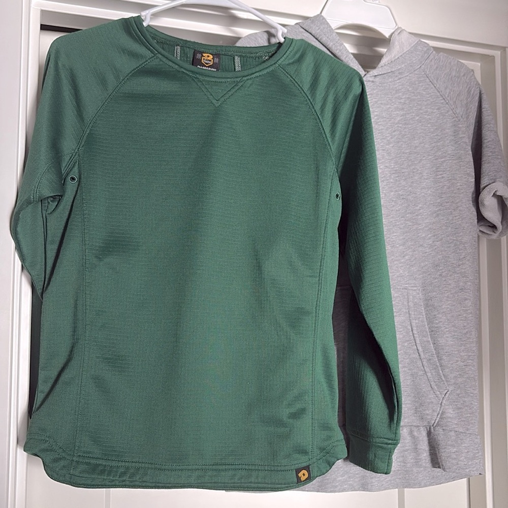 Lot of 2x [Demarini] & [Old Navy] Performance Athletic Workout Tops Size Youth